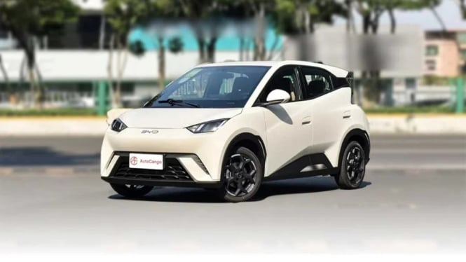 BYD Atto 1 Resmi Dirilis di GIIAS 2025, Mobil Listrik Futuristik dengan Harga Mulai Rp 100 Jutaan!