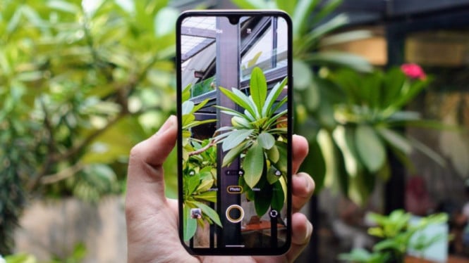 5 Alasan Kenapa HP dengan Kamera OIS Wajib Dimiliki di 2025, Terutama Buat Penggila Foto dan Video!