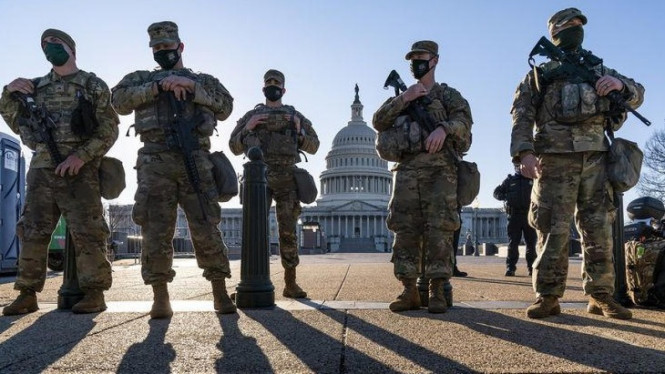 Rencana Kontroversial Trump: Pengerahan Militer ke Kota Chicago dan New York!