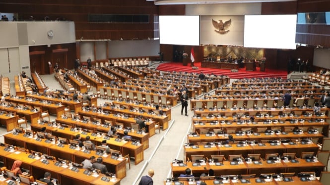 Soekarno dan Gus Dur Pernah Bubarkan DPR, Apakah Sejarah Akan Terulang di Era Prabowo?