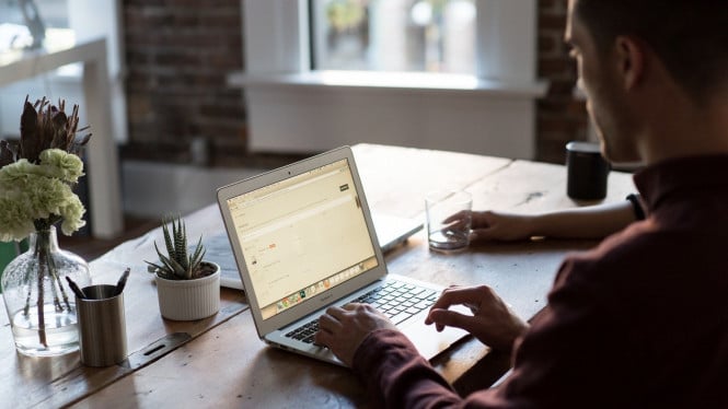 Inilah Rahasia Bikin Baterai Laptop Kamu Awet dengan Minimalkan Battery Cycle Count!