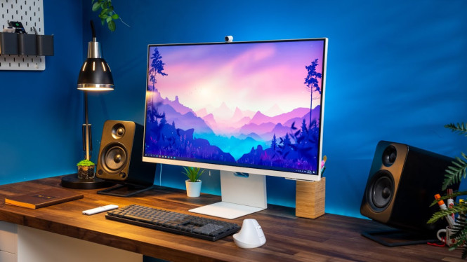 Monitor Layar Cekung vs Datar