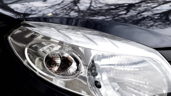 Cara Ampuh Pulihkan Mika Lampu Mobil dengan Pasta Gigi, Mitos atau Fakta?