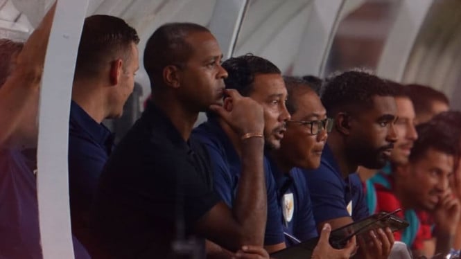Patrick Kluivert bersama staf pelatih