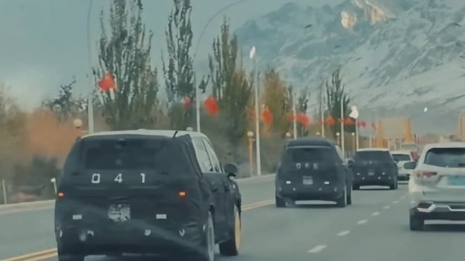 CEO Xiaomi Lei Jun Terlihat Uji Coba SUV Baru YU9 di Medan Pegunungan Ekstrem!