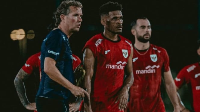 Alex Pastoor dan Pemain Timnas Indonesia