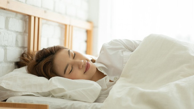 Rahasia Kulit Sehat Tanpa Skincare: Mulailah dengan Tidur Posisi Ini!