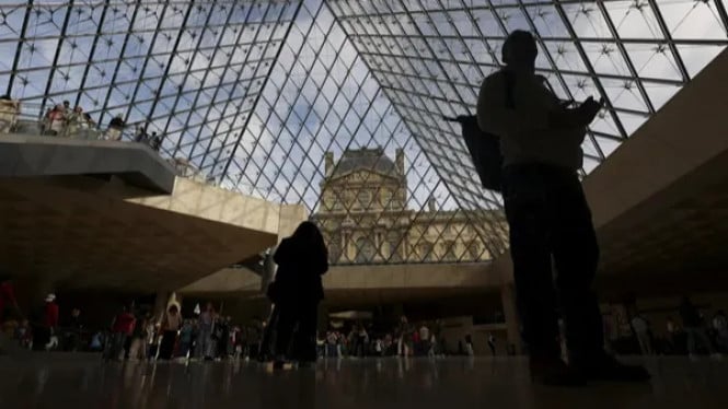Ditangkap Saat Check-in ke Aljazair: Begini Nasib Pencuri Permata Rp1,6 Triliun dari Louvre