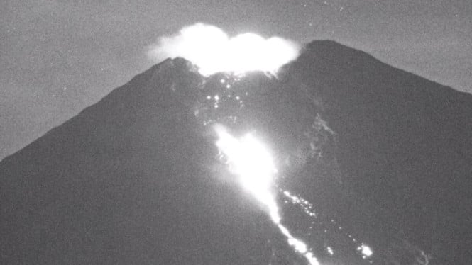 Erupsi Malam Hari, Gunung Semeru Keluarkan 127 Letusan dalam 24 Jam