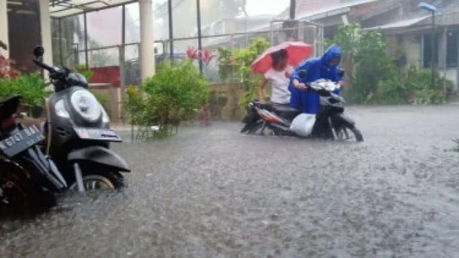 Menyelamatkan Motor yang Terendam Banjir