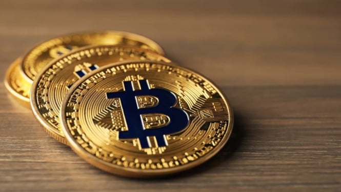 Whale Jual Ratusan Juta BTC, Gelontorkan Dana ke ASTER—Kenapa?