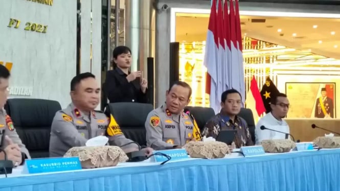 Kasus Ijazah Jokowi Bergulir: Polisi Tetapkan 8 Tersangka, Roy Suryo Masuk Radar?