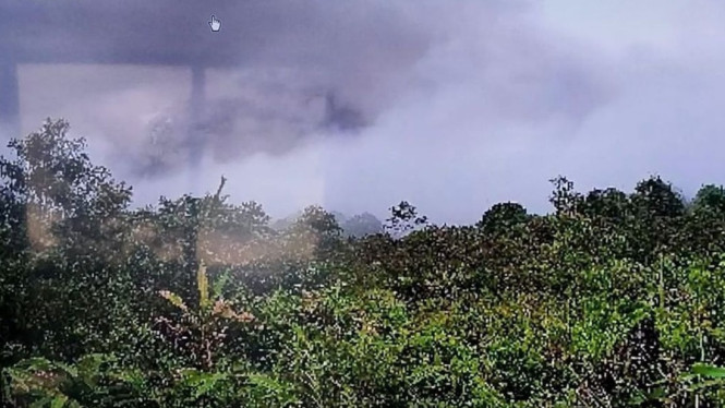 Semeru Kembali Erupsi, Awan Panas 5 Km, Warga Lereng Diminta Jauhi Sungai!