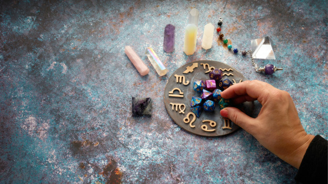 Ramalan Keuangan 7 Desember 2025: Peluang Finansial Libra hingga Pisces yang Perlu Diwaspadai