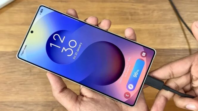 Langkah Mengejutkan Samsung: Alih-alih Pakai Sendiri, Galaxy S Bisa Pakai Layar BOE!