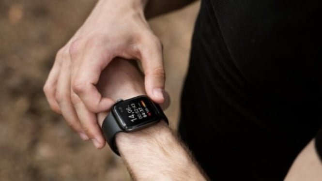 Smartwatch Waterproof Terbaik 2024: Aman Berenang & Hujan