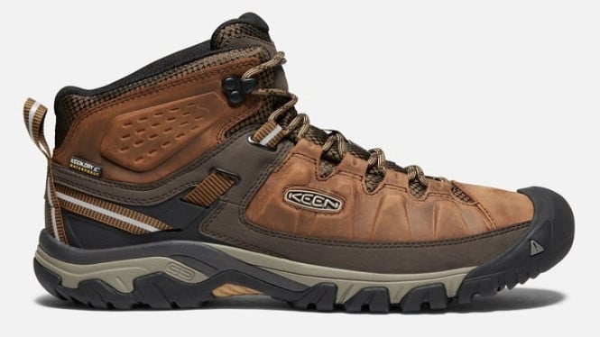 Sepatu Hiking Terbaik untuk Mendaki Gunung