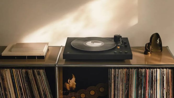 Vinyl Comeback! Sony Hadirkan 2 Turntable Baru dengan Bluetooth & USB - Cek Harganya