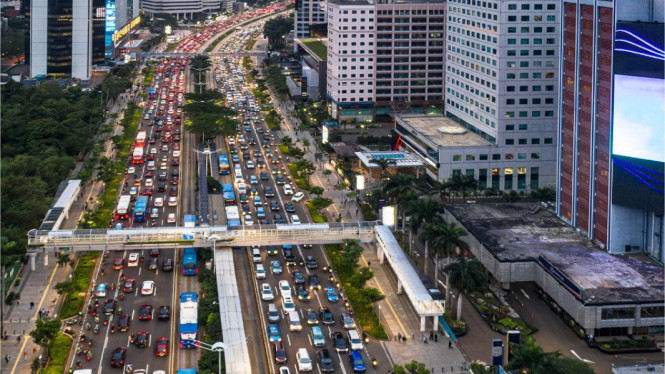 Tekanan Logistik: Mengapa Fleet Management Indonesia Wajib Berbasis Data?