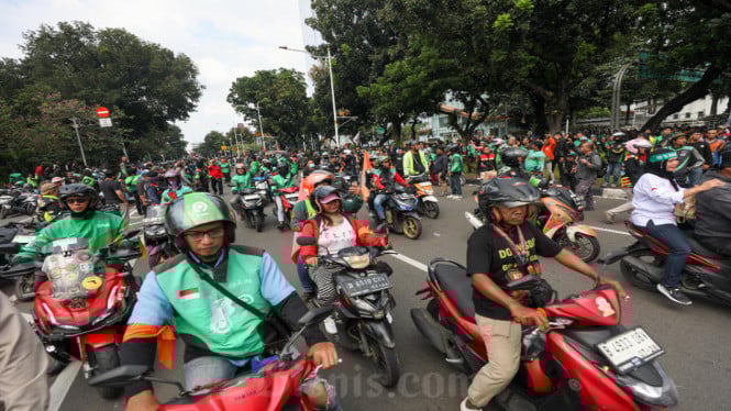 Perjuangan THR Ojol: Serikat Tolak Bonus, Tuntut Status Pekerja