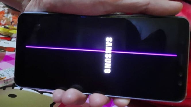 Garis Putih/Hijau di Layar Samsung? Coba 5 Langkah Ini Sebelum Ganti LCD!