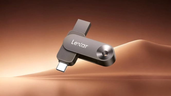 Lexar JumpDrive D500: SSD USB Cepat 400MB/s Konektor Ganda