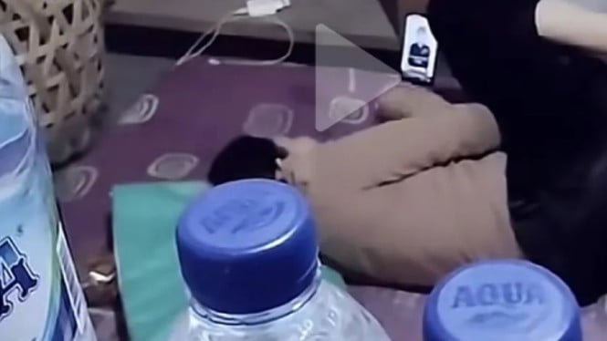Link Video Botol Aqua Viral: Apa yang Sebenarnya Terjadi?