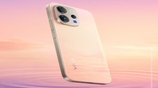 Vivo V70 vs Oppo Reno 15: Mana HP Compact Paling Juara?