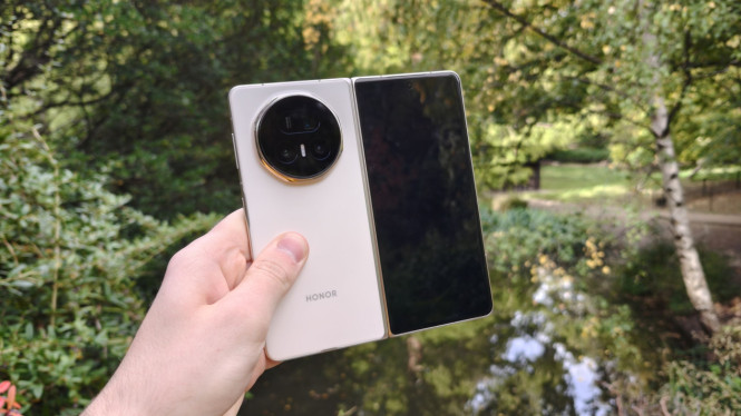 Honor Magic V6 Siap Rilis, Bawa Baterai 7.150mAh Terbesar!