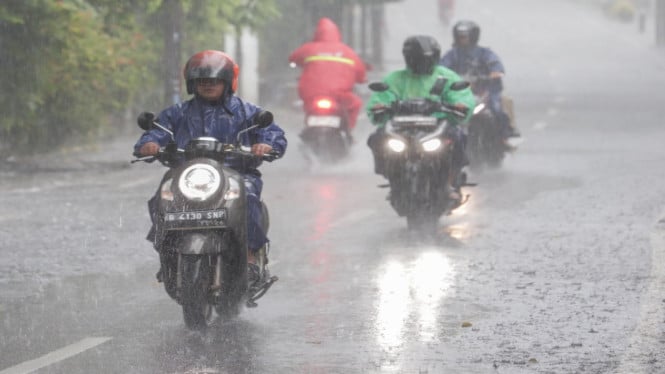 BMKG: 11 Provinsi Siaga Hujan Lebat Hingga 9 Maret 2026