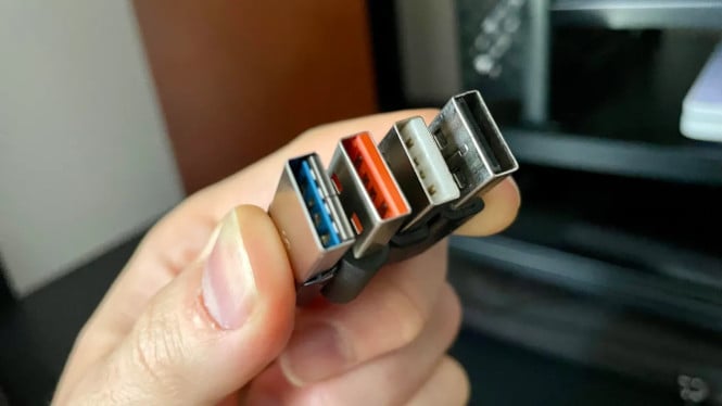 Jangan Salah Colok! Kenali Arti Rahasia Warna Port USB pada Laptop Anda