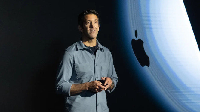 John Ternus Jadi CEO Baru Apple: Fokus Hardware Ungguli AI?