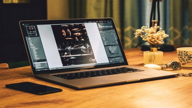 Apple Siapkan M‌acBook Layar Sentuh Pertama, Bocoran Kode di macOS 27 Menguat