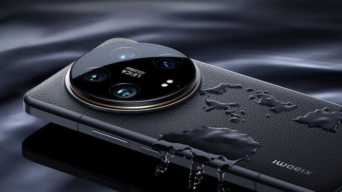 Xiaomi 14 Pro kini bisa ikut program upgrade baterai resmi Xiaomi di Tiongkok dengan kapasitas naik menjadi 5.140 mAh.