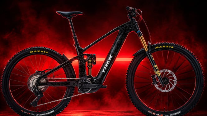 Trek Rail+ 9.8 Gen 5 tampil tangguh dengan suspensi Fox 38 travel 160 mm.
