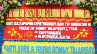 Karangan Bunga untuk Richard Eliezer: We Love You Ichad