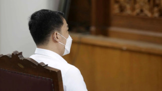 Sopan dalam Persidangan, Arif Rachaman Divonis 10 Bulan Penjara