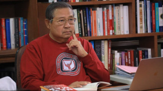 SBY Bikin Buku Khusus Kader Demokrat, Judulnya Ada Nama Jokowi
