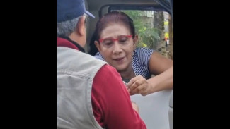 Susi Pudjiastuti Eks Menteri Perikanan Ketangkap Minta Rokok ke Warga: Malu tapi Mau