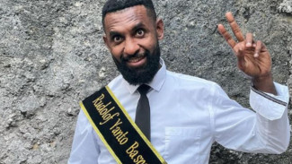 Yanto Basna Sabet Gelar Magister Pendidikan: Redup di Lapangan, Produktif Raih Gelar
