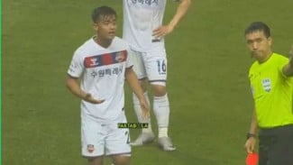 Debut Suram Pratama Arhan di Suwon FC: Baru Main 3 Menit Langsung Kartu Merah