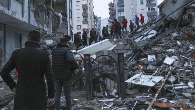 Reruntuhan akibat gempa di Turki