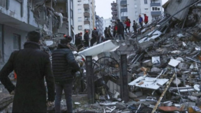Reruntuhan gedung di Turki