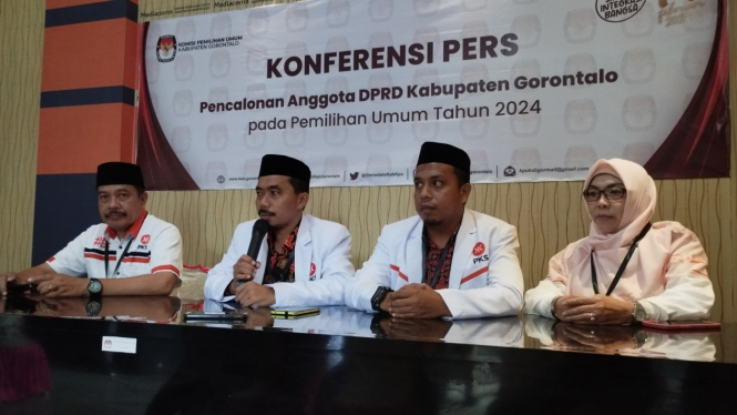 konferensi pers pendaftaran Bacaleg PKS Kabupaten Gorontalo