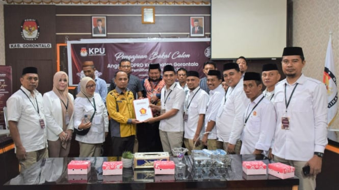 Gerindra Kabupaten Gorontalo menyerahkan berkas bakal caleg