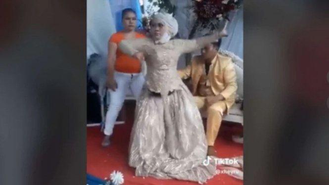 Pengantin wanita diduga kesurupan