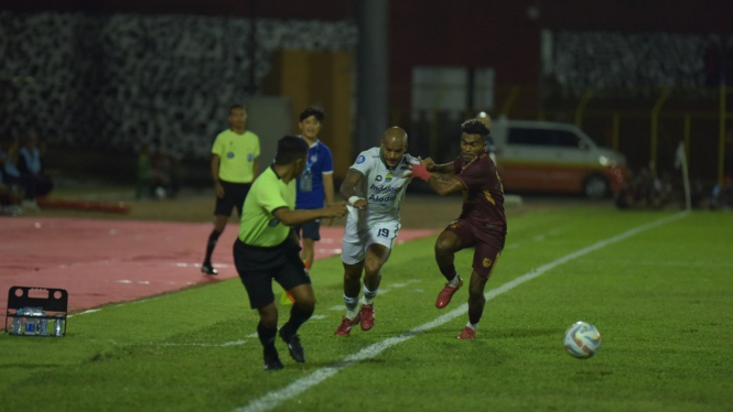 Duel PSM Makassar vs Persib Bandung