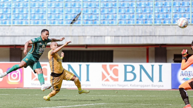 Paulo Victor di laga Persebaya vs Bhayangkara FC