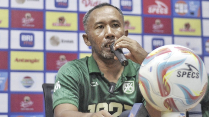 Pelatih sementara Persebaya, Uston Nawawi