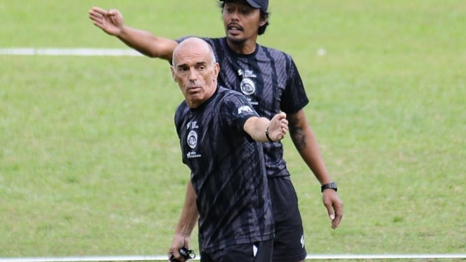 Pelatih Arema FC, Fernando Valente